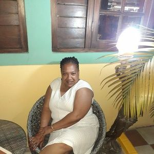 Meet your Posher, Gloria